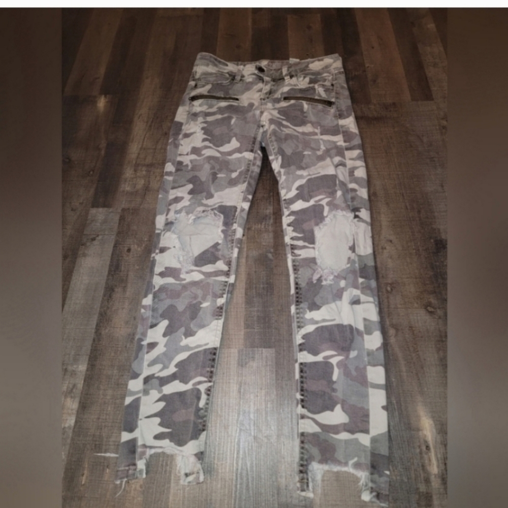 ZARA light wash distressed camo jeans size 2